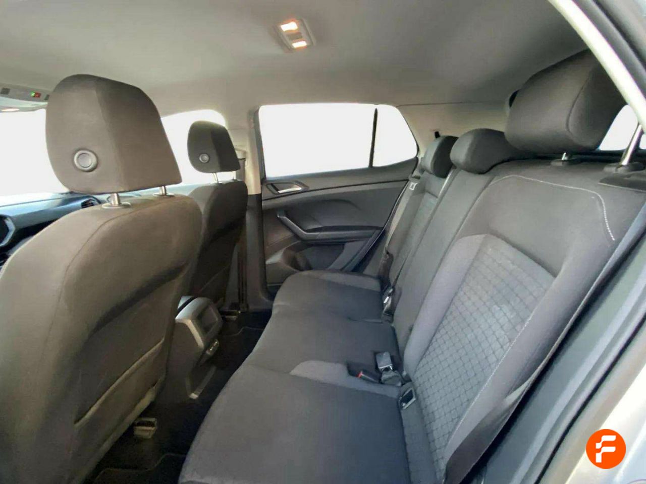 Foto Volkswagen T-Cross 14