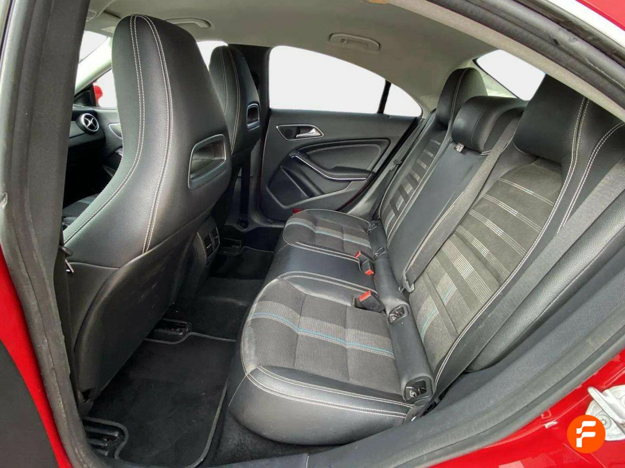 Foto Mercedes-Benz Clase CLA 15