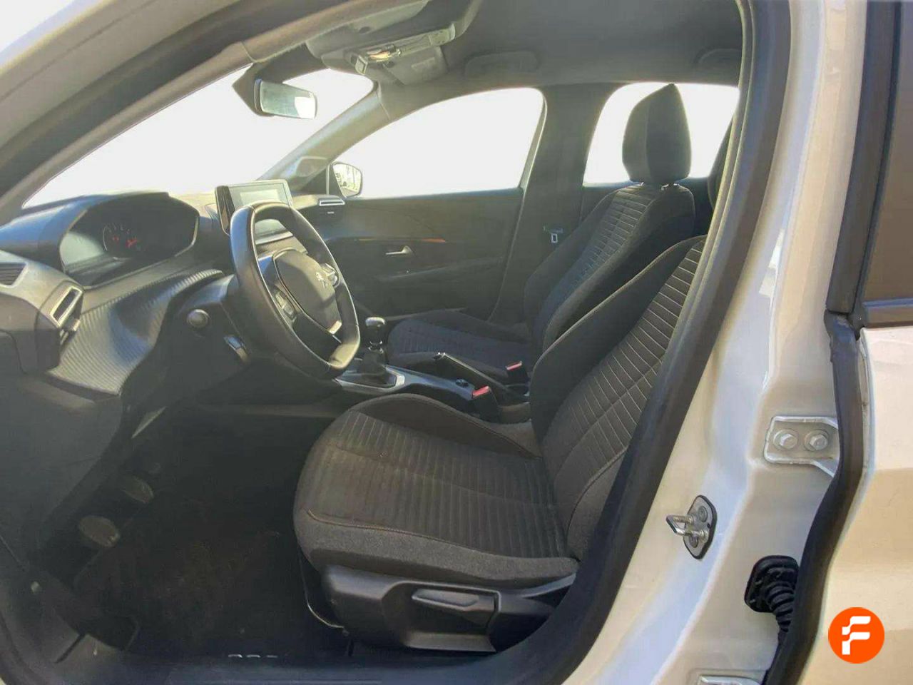 Foto Peugeot 208 11