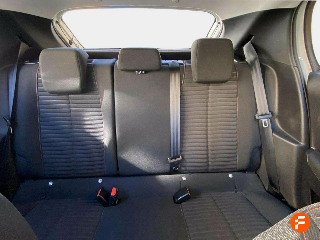 Foto Peugeot 208 13