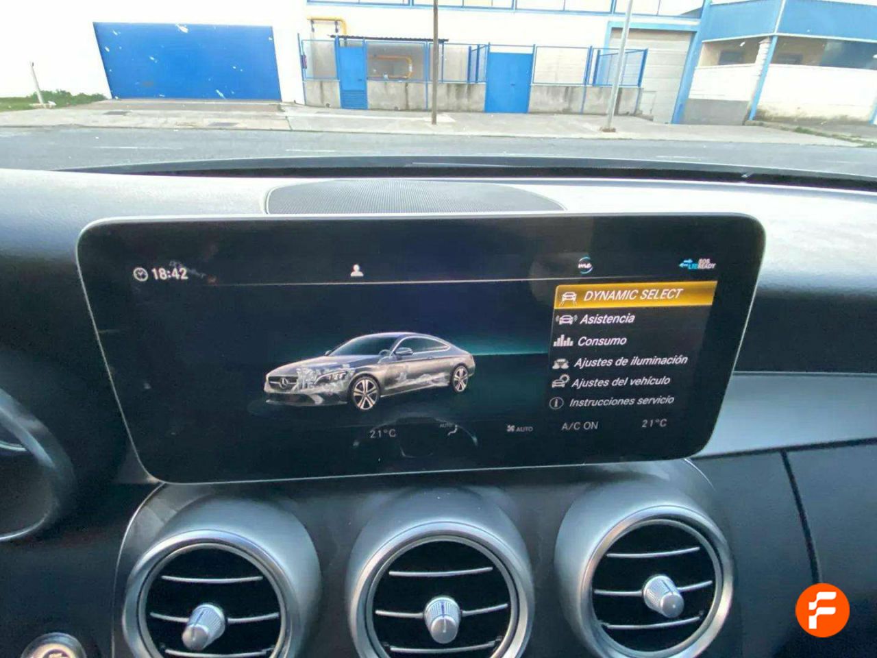 Foto Mercedes-Benz Clase C 25