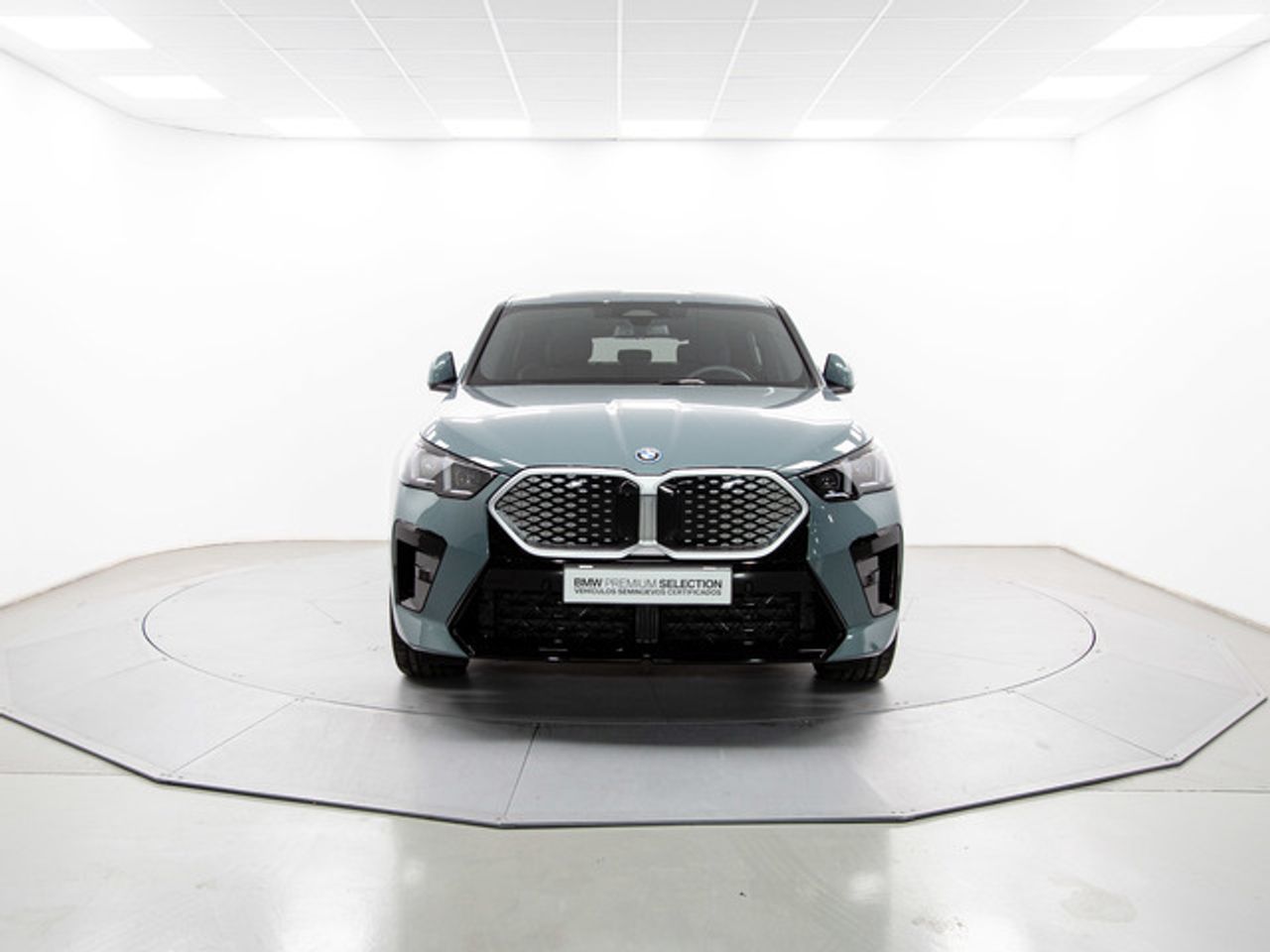 Foto BMW iX2 2