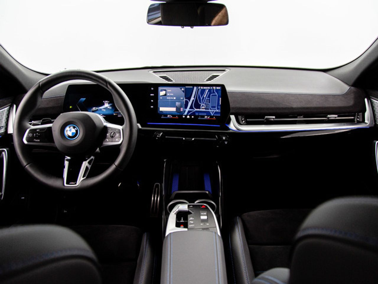 Foto BMW iX2 7