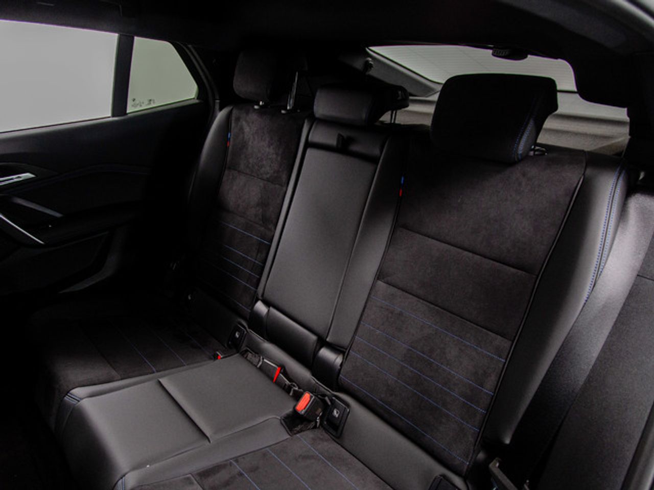 Foto BMW iX2 9