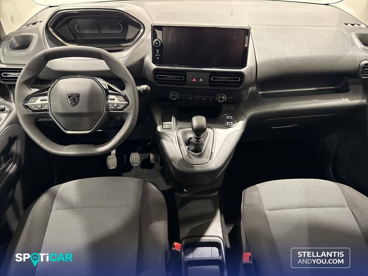 Foto Peugeot Rifter 8
