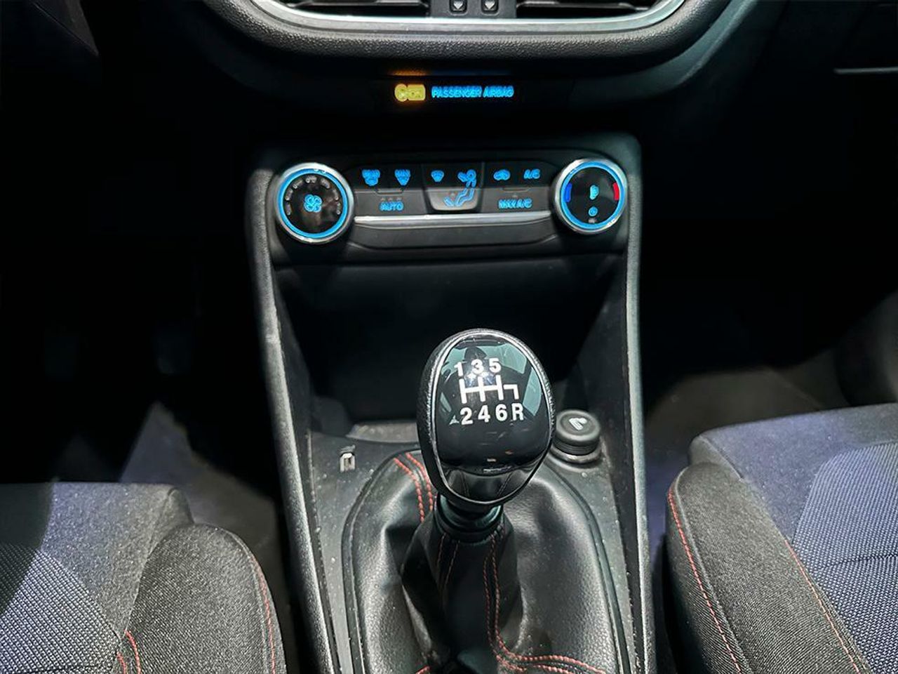 Foto Ford Fiesta 16