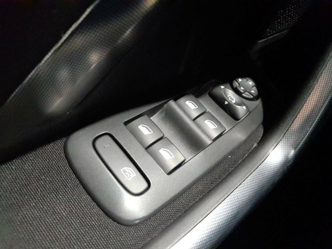 Foto Peugeot 2008 15