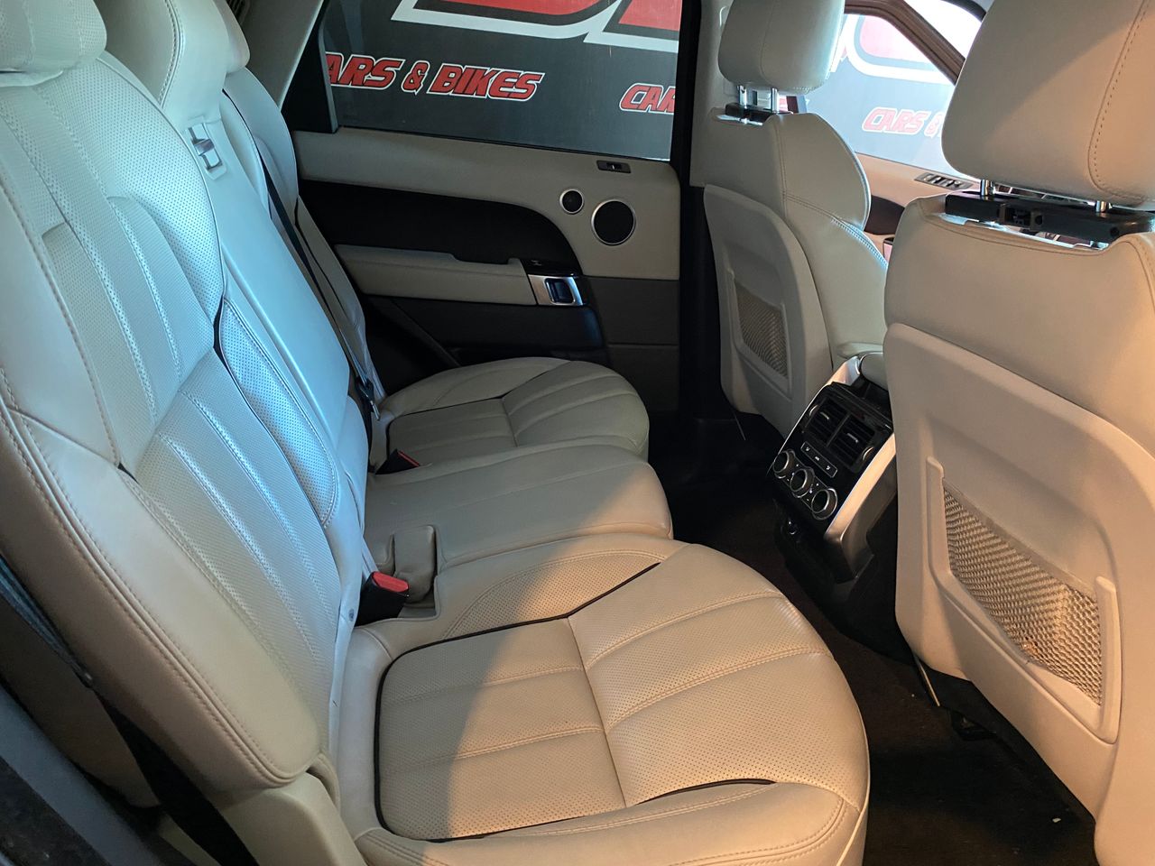 Foto Land-Rover Range Rover Sport 29