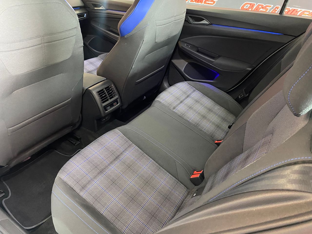 Foto Volkswagen Golf 21