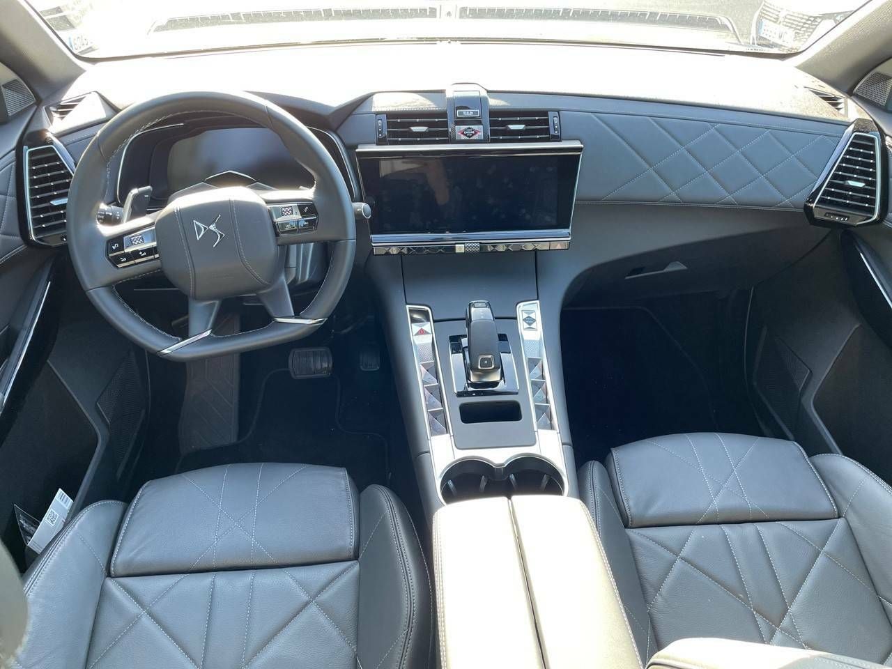 Foto DS Automobiles DS 7 10