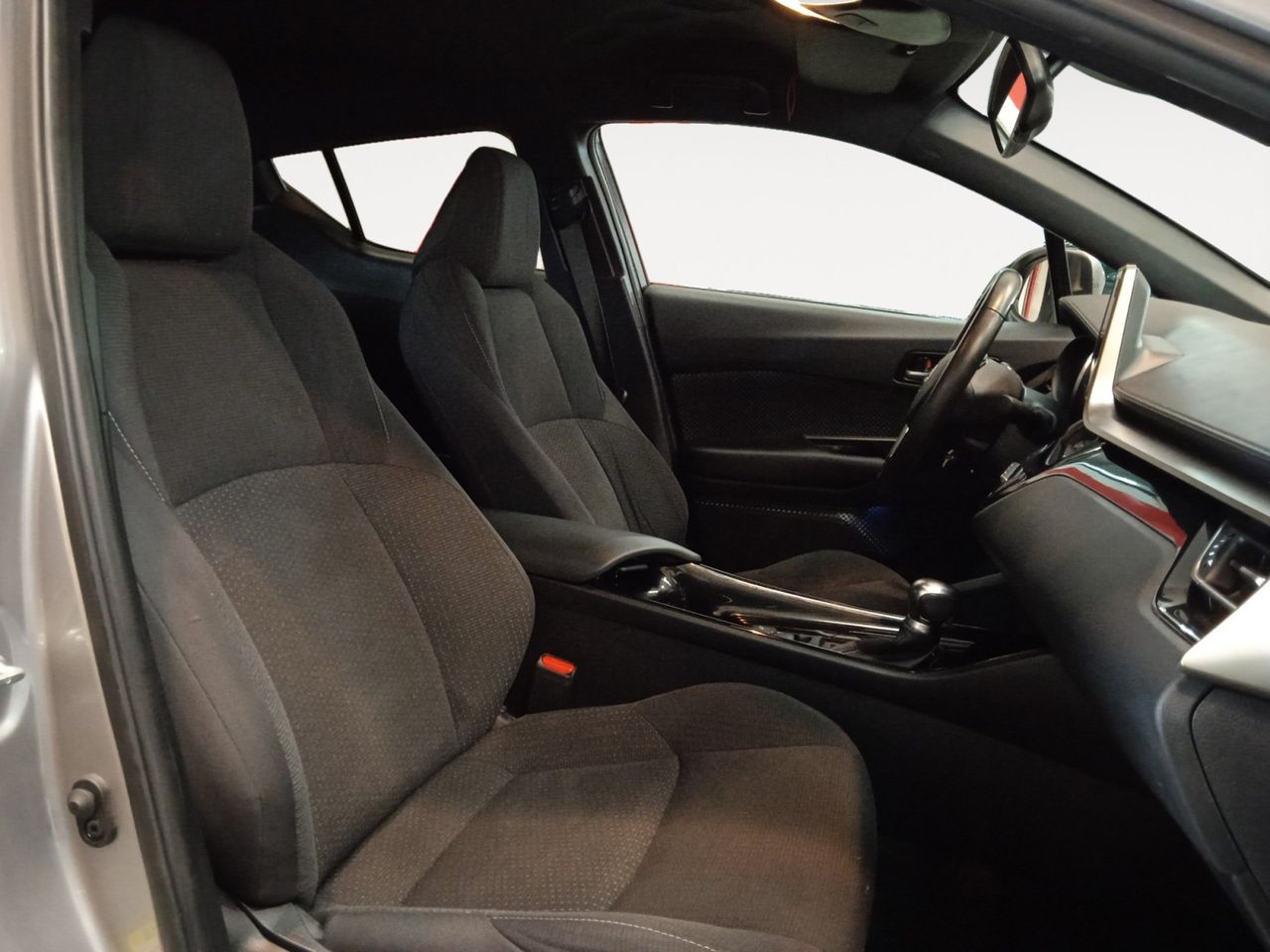 Foto Toyota C-HR 10