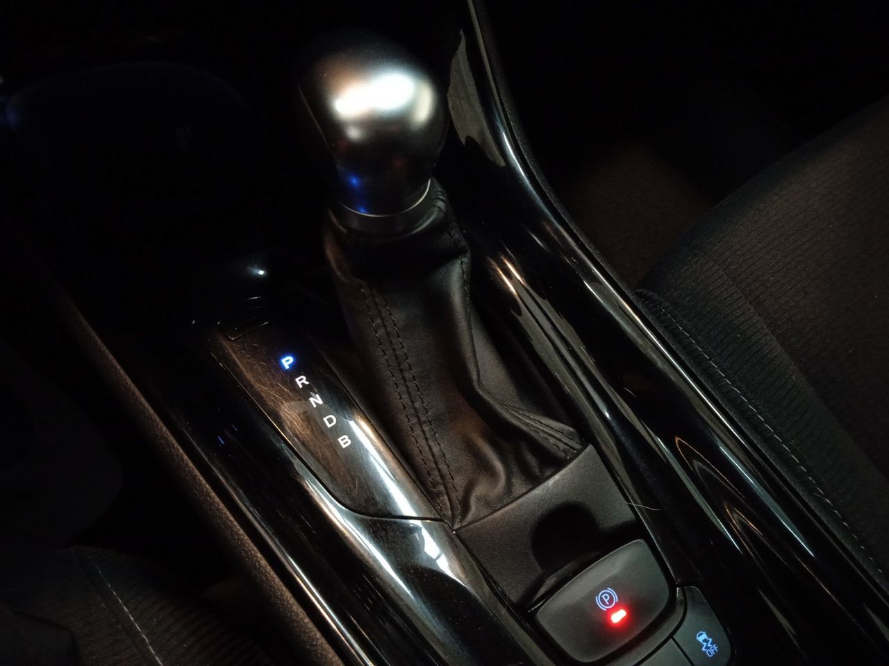 Foto Toyota C-HR 12