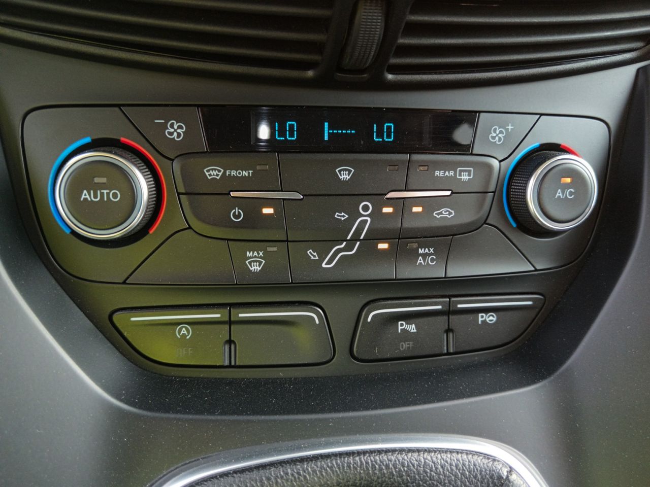 Foto Ford Grand C-MAX 19