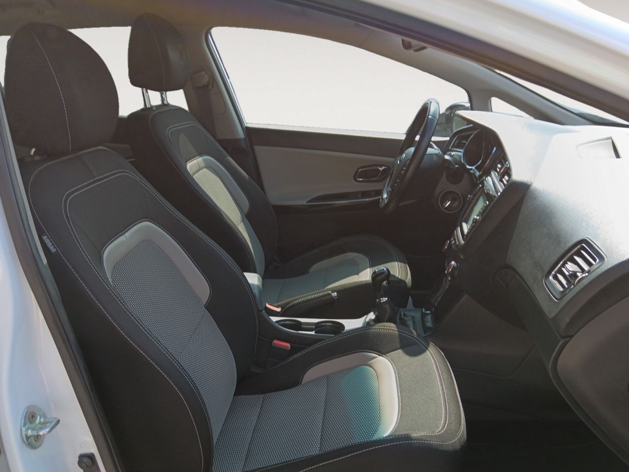 Foto Kia Ceed 10