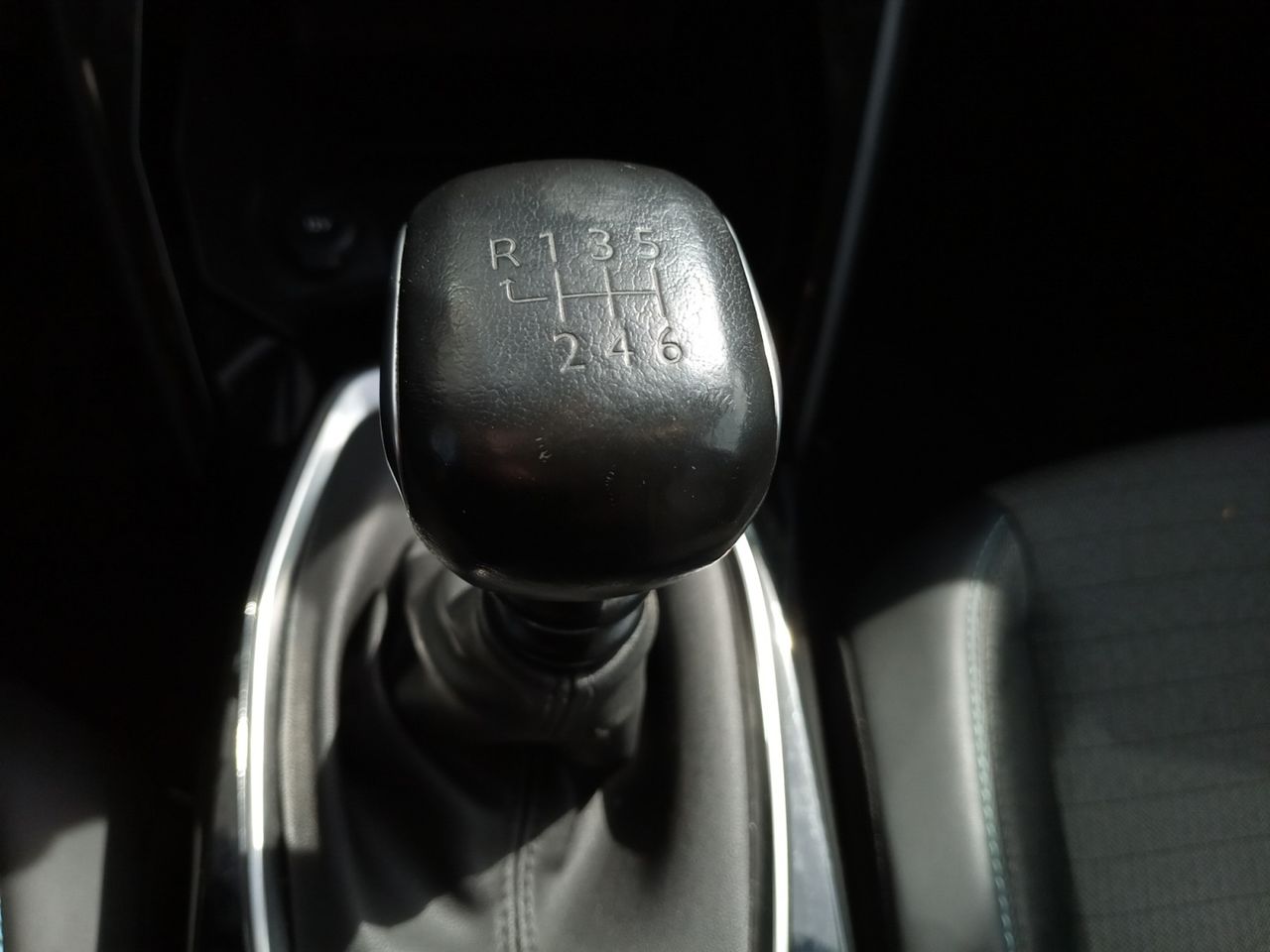 Foto Peugeot 208 12