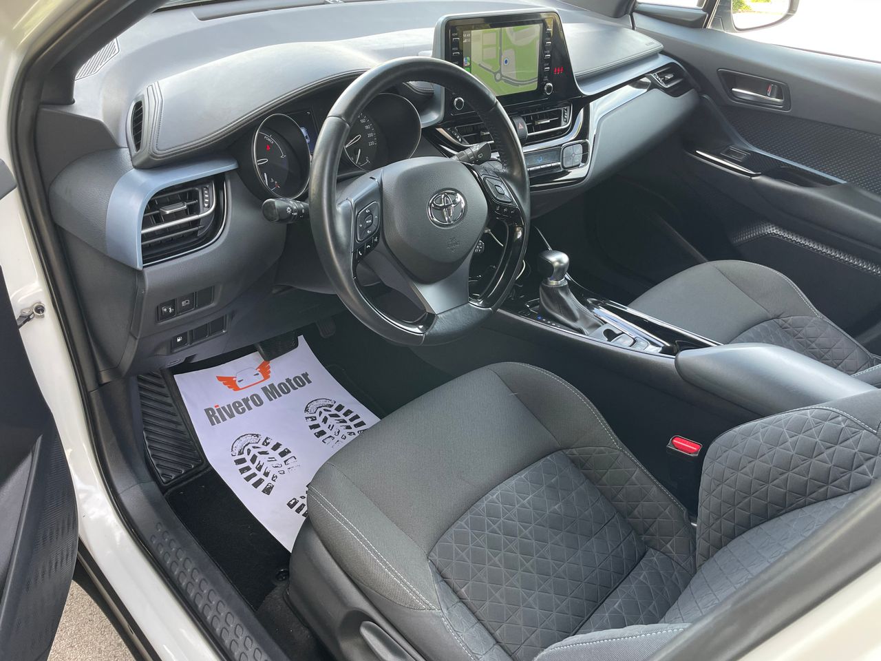 Foto Toyota C-HR 8