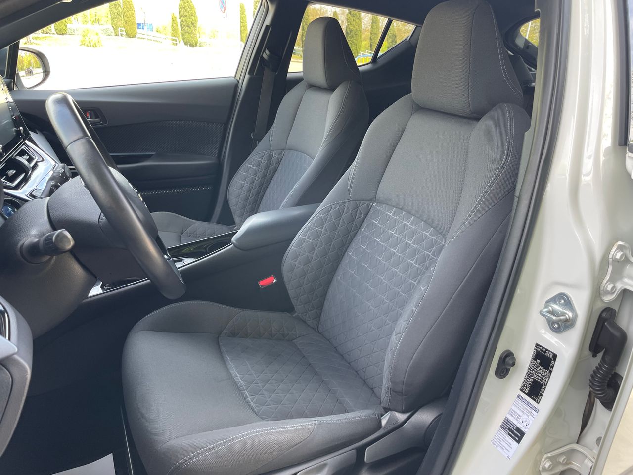Foto Toyota C-HR 10
