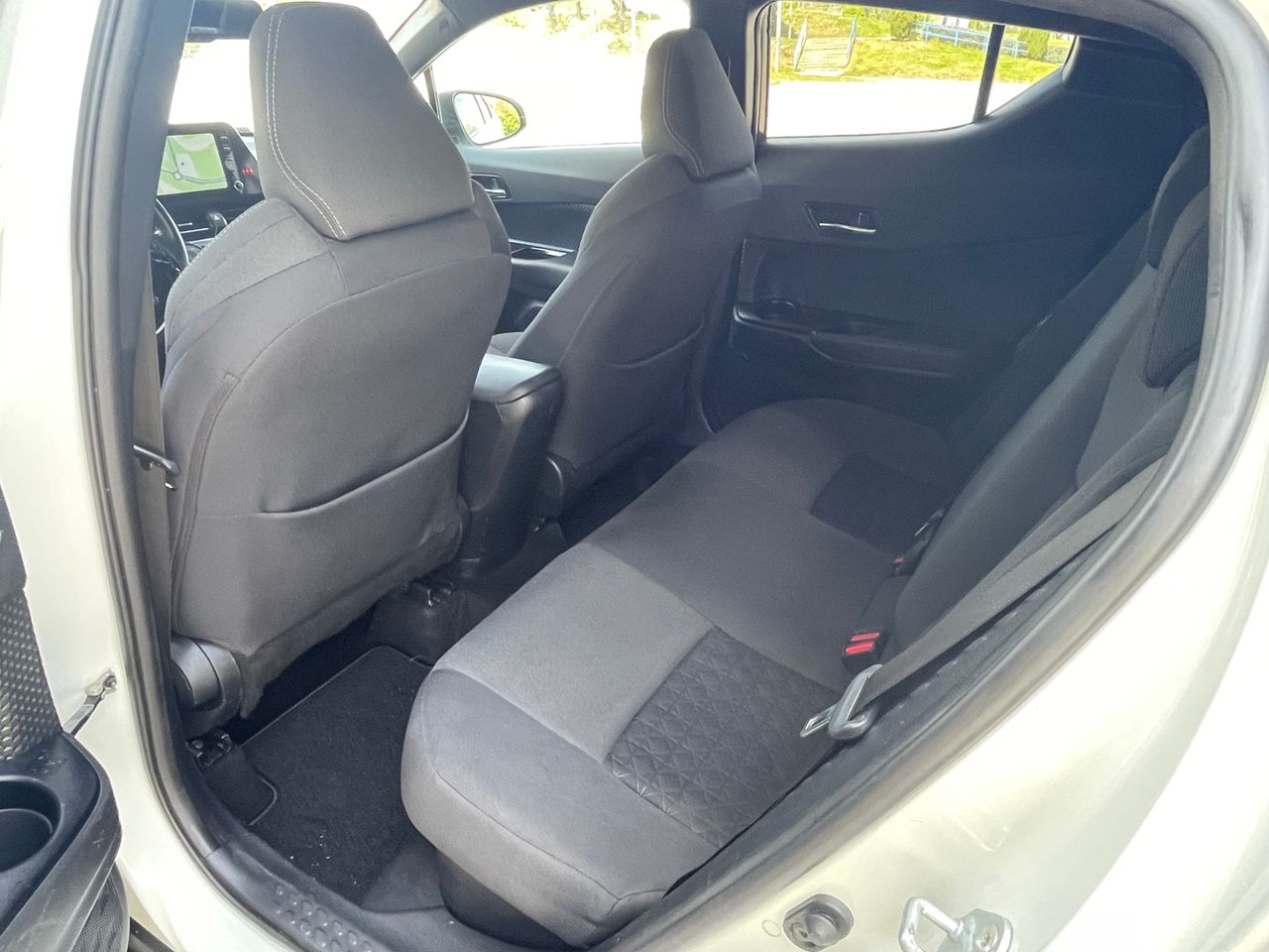 Foto Toyota C-HR 12