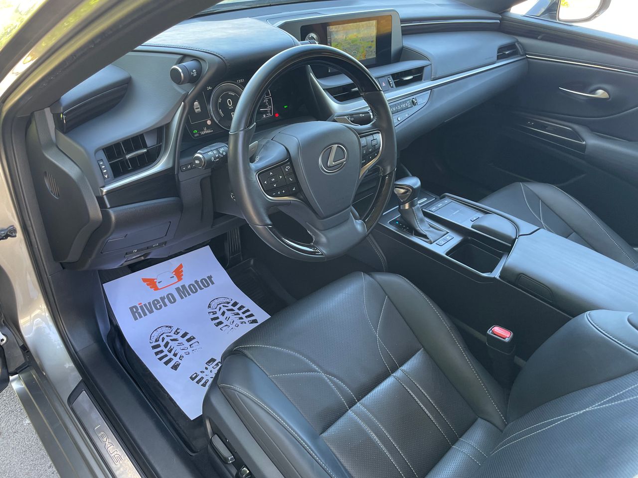 Foto Lexus ES 10