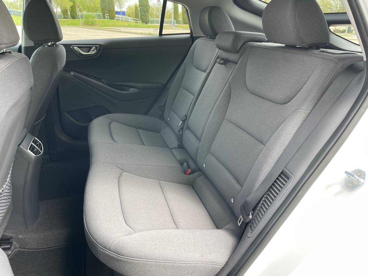 Foto Hyundai IONIQ 11