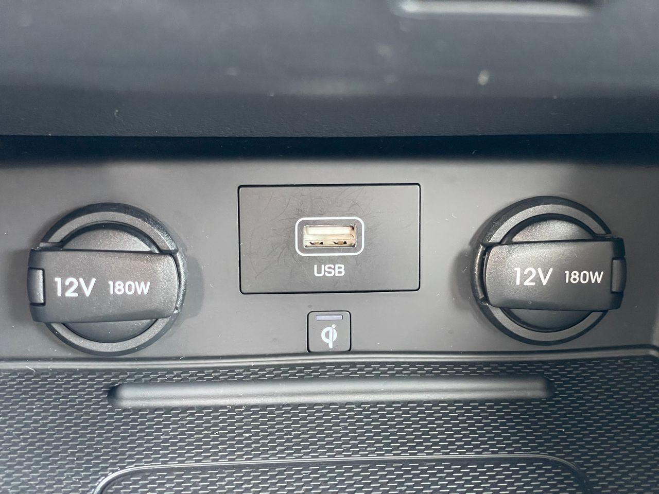 Foto Hyundai IONIQ 42