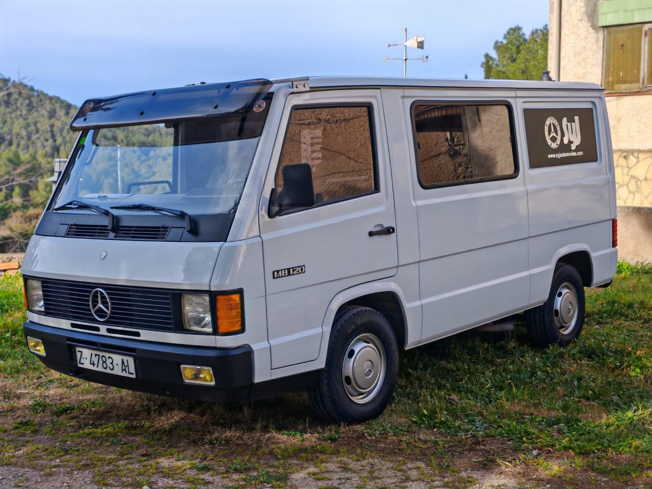 Foto Mercedes-Benz MB 100 11