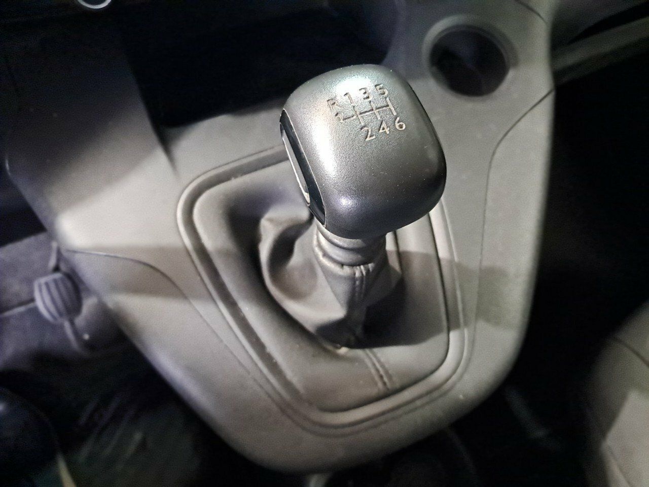 Foto Peugeot Rifter 12