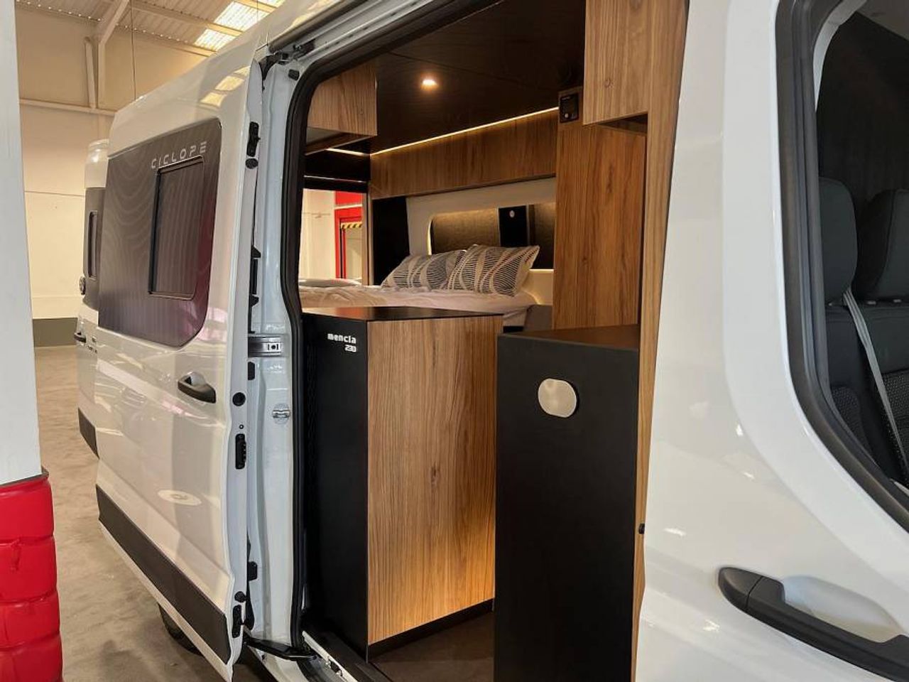 Foto Maxus e Deliver 9 13