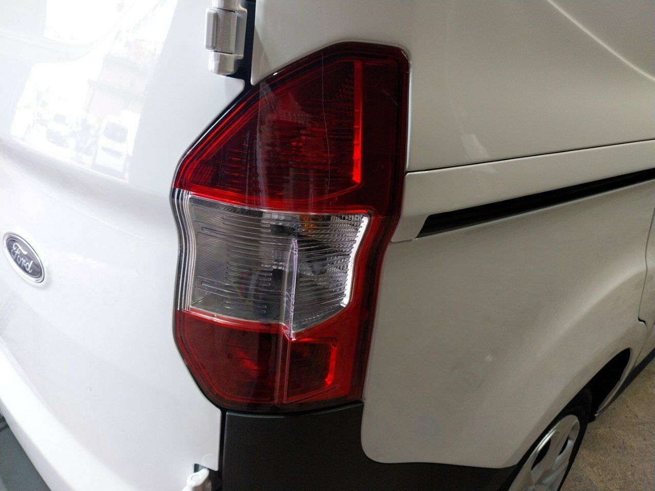 Foto Ford Transit  Courier 18