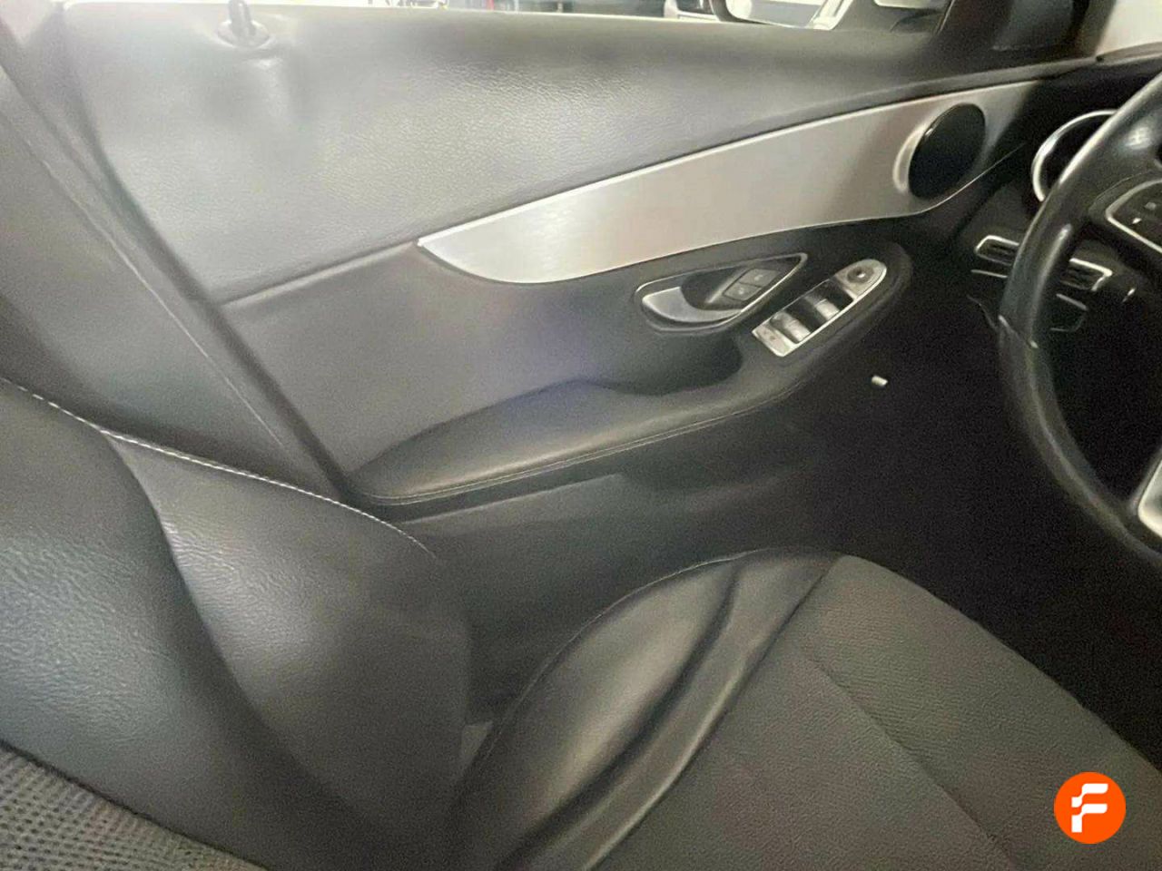Foto Mercedes-Benz Clase C 25