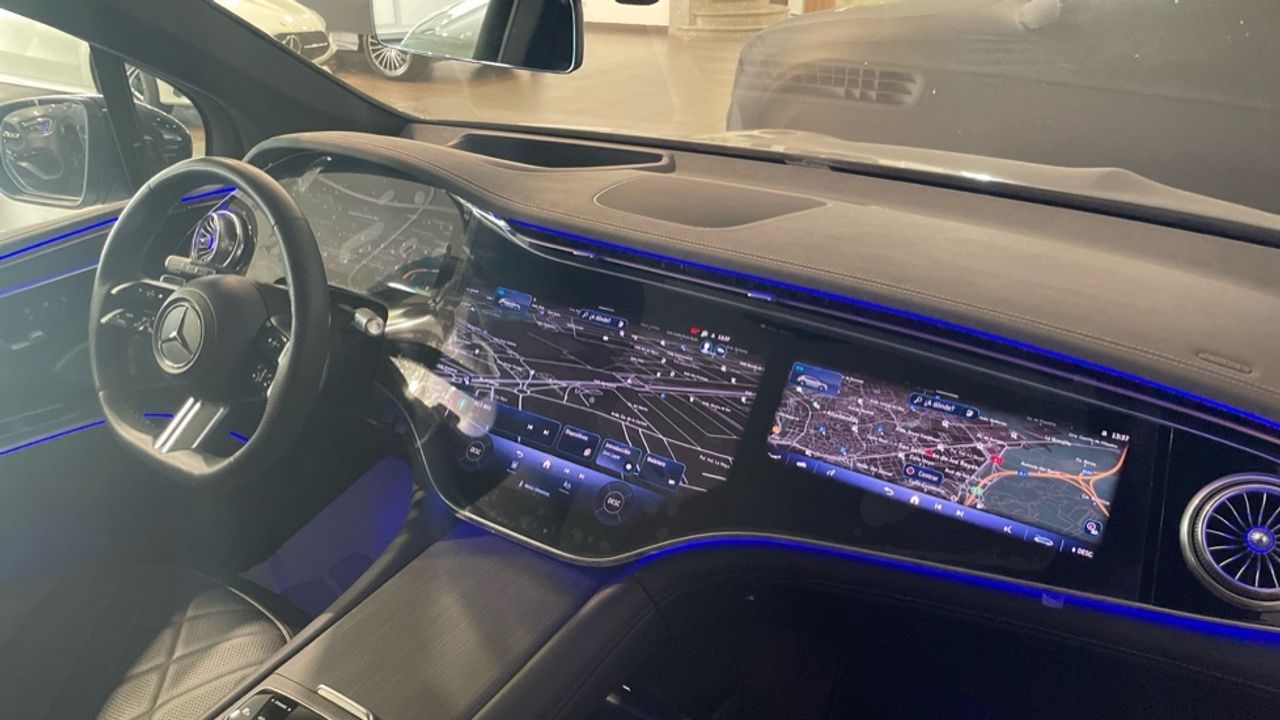 Foto Mercedes-Benz EQS 10