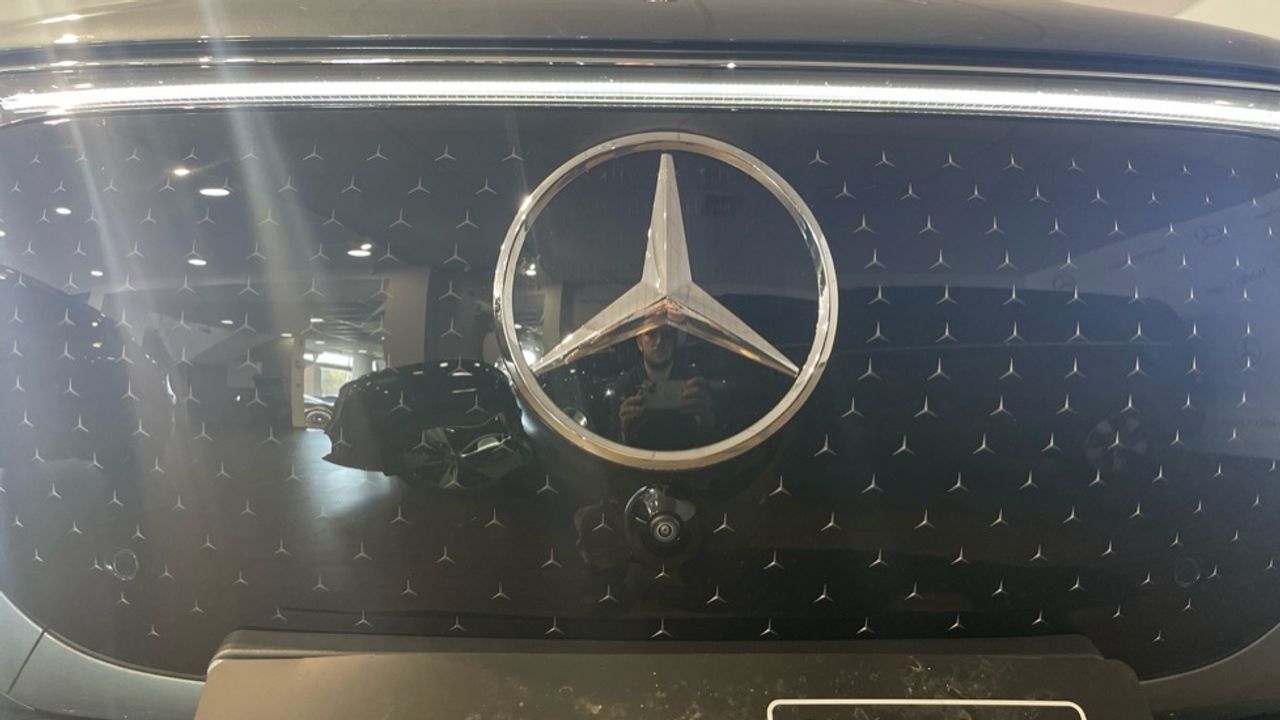 Foto Mercedes-Benz EQS 14