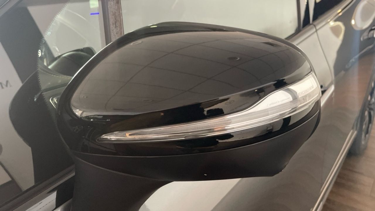 Foto Mercedes-Benz EQS 18