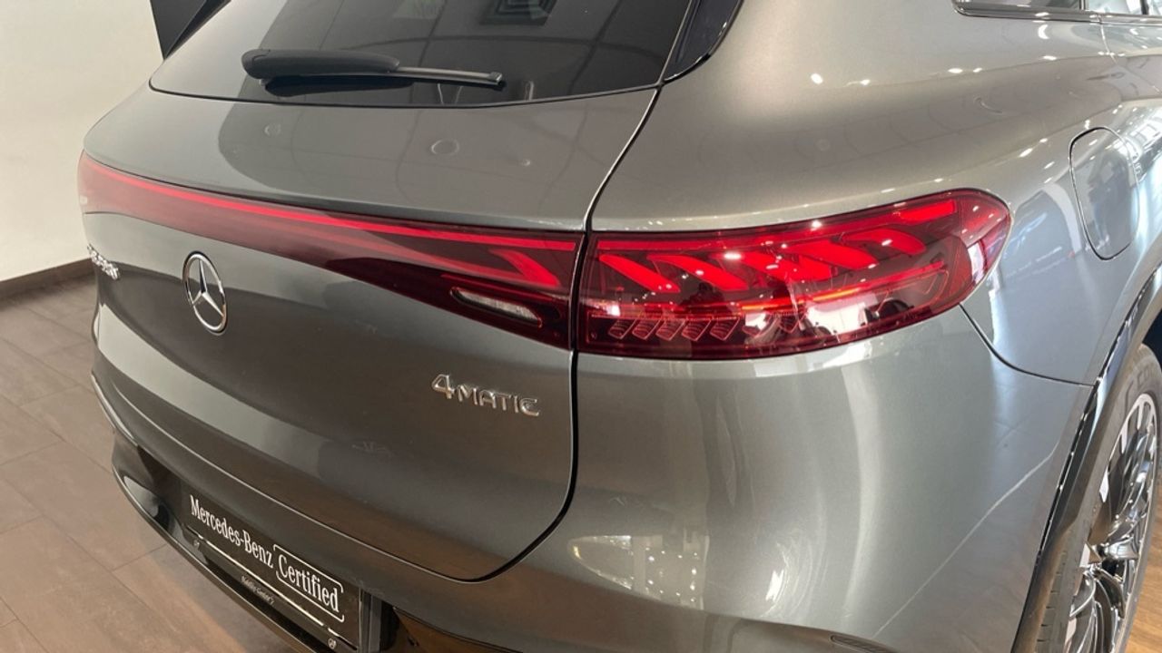 Foto Mercedes-Benz EQS 25