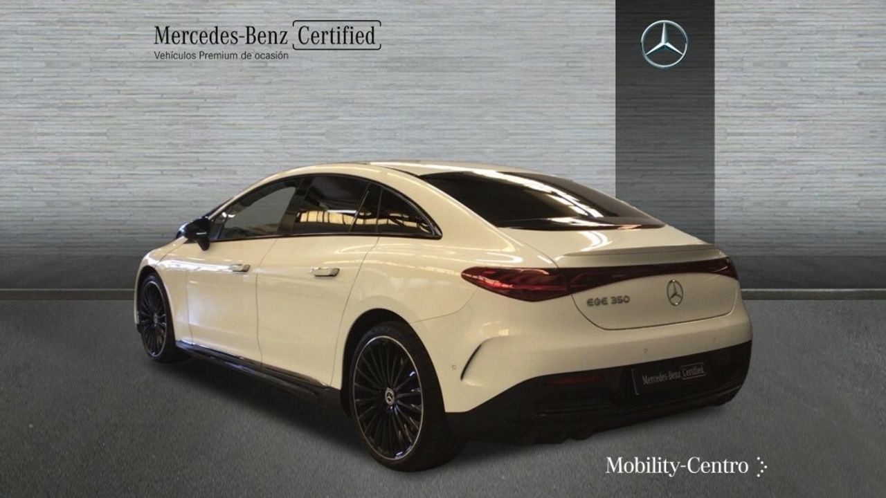 Foto Mercedes-Benz EQE 4