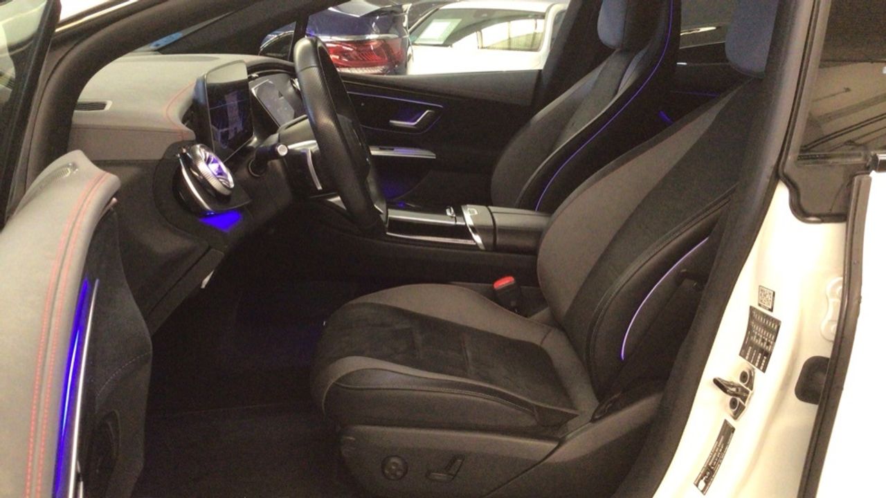 Foto Mercedes-Benz EQE 7
