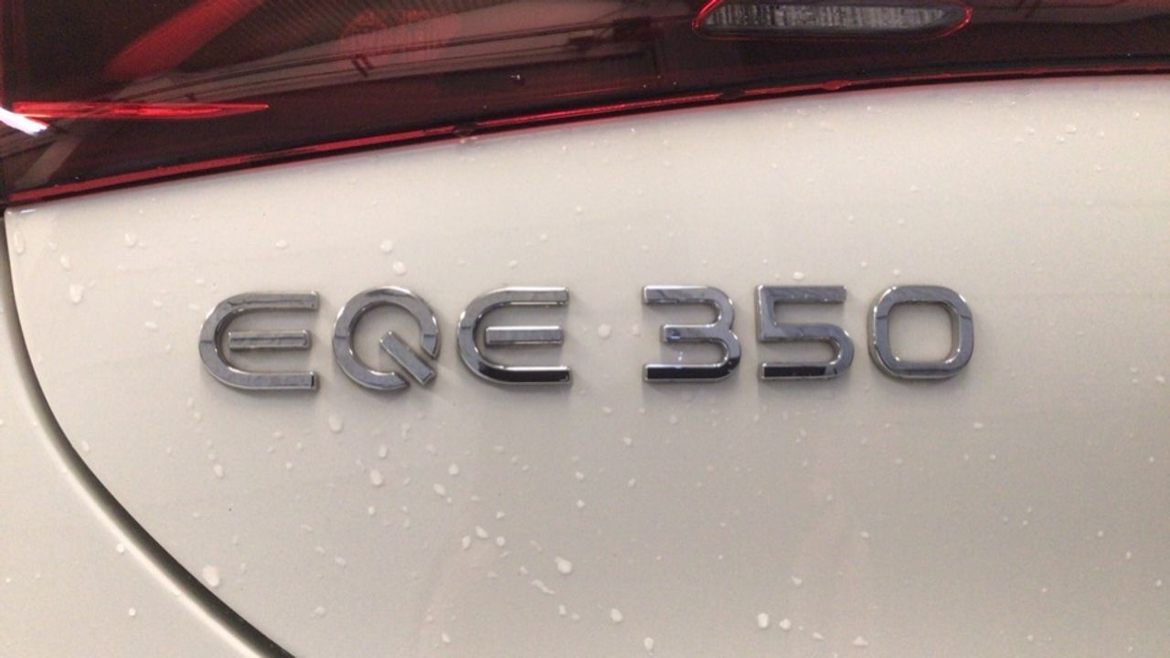 Foto Mercedes-Benz EQE 12