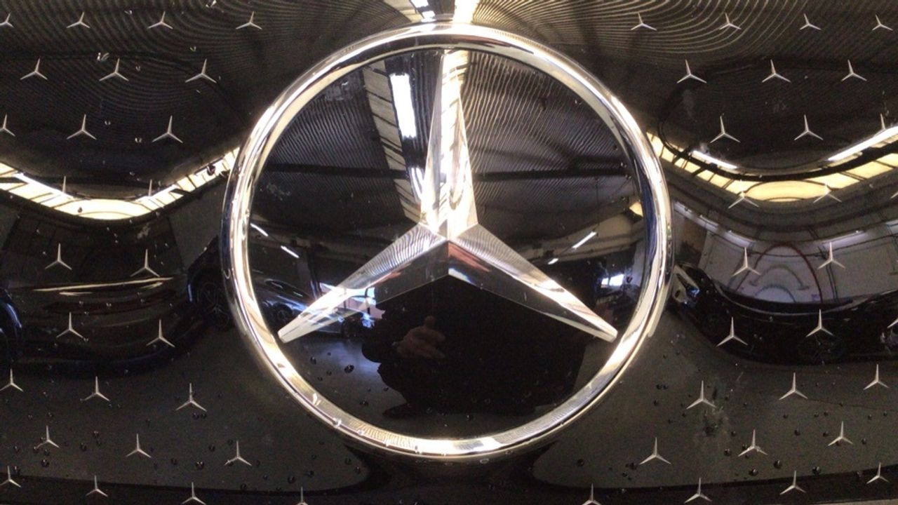 Foto Mercedes-Benz EQE 14
