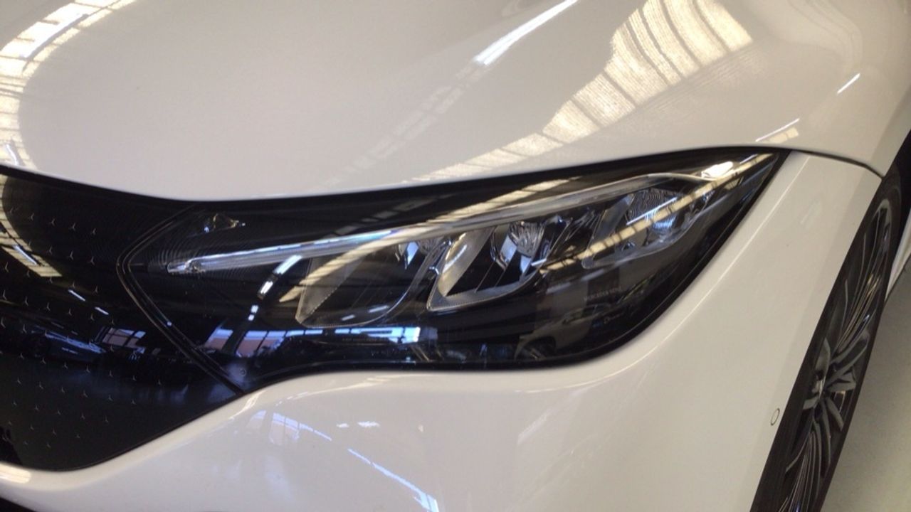 Foto Mercedes-Benz EQE 15