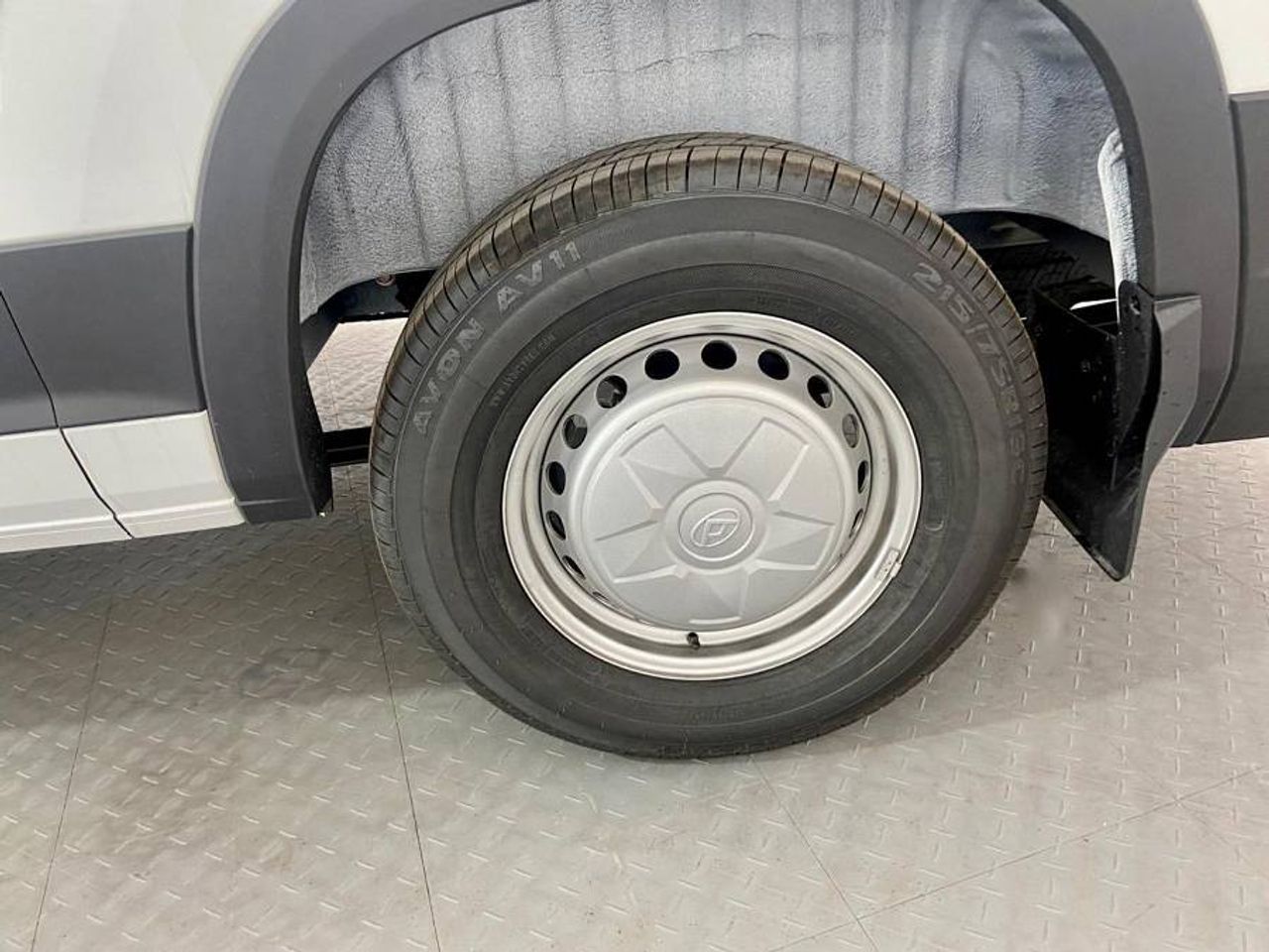 Foto Maxus e Deliver 9 7