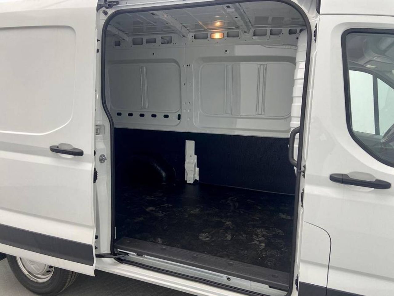Foto Maxus e Deliver 9 8