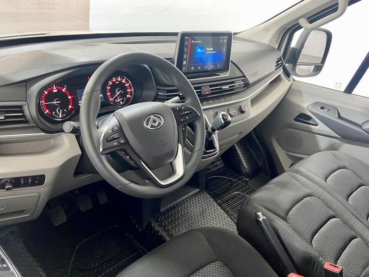 Foto Maxus e Deliver 9 25