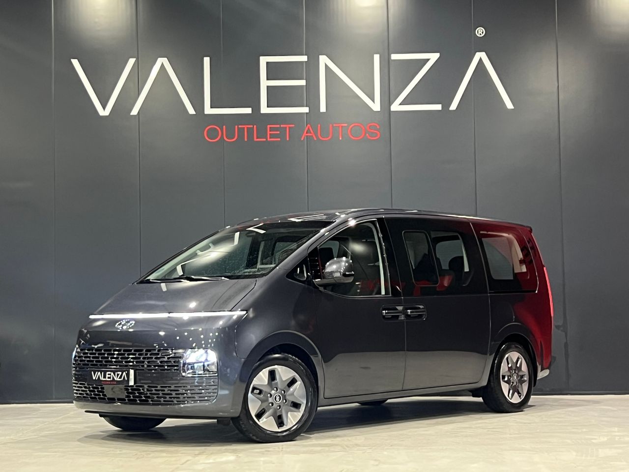 Foto Hyundai Staria 1