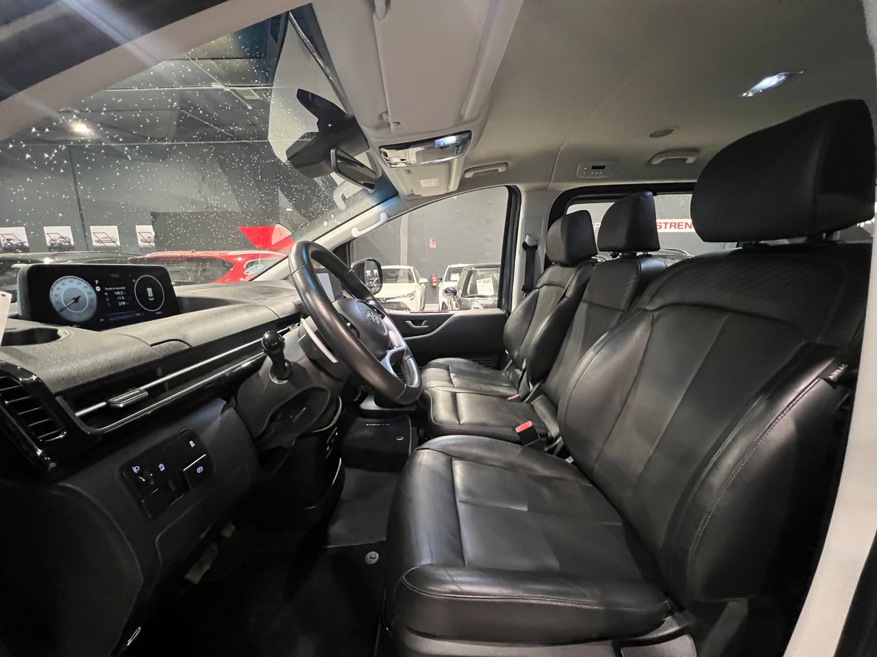 Foto Hyundai Staria 6