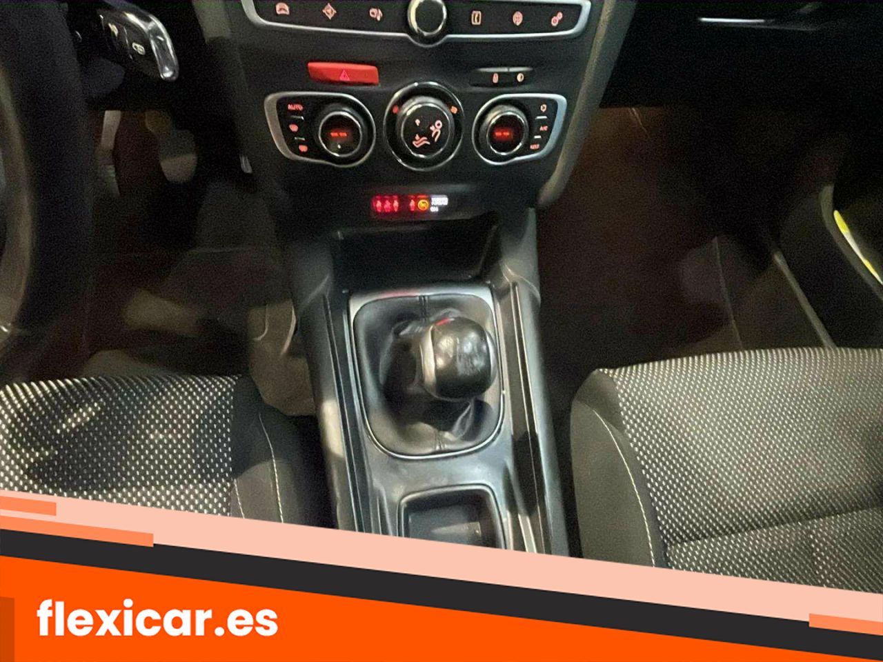 Foto DS Automobiles DS 4 10