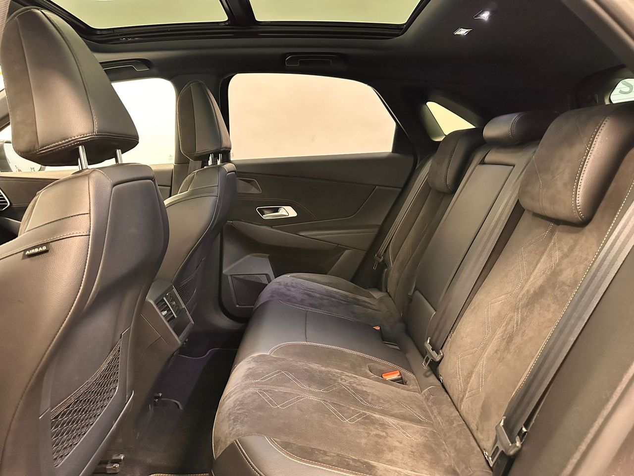 Foto DS Automobiles DS 7 Crossback 36