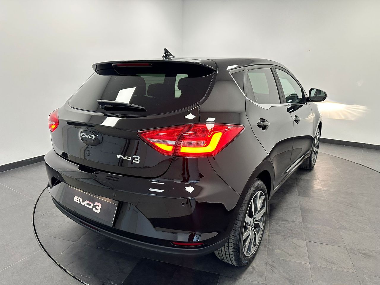 Foto EVO Mazda3 4