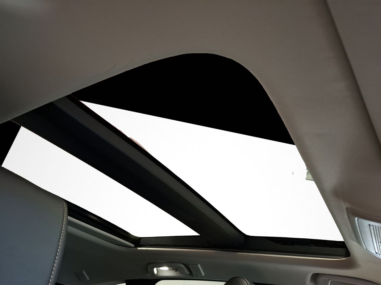Foto Mazda CX-60 26