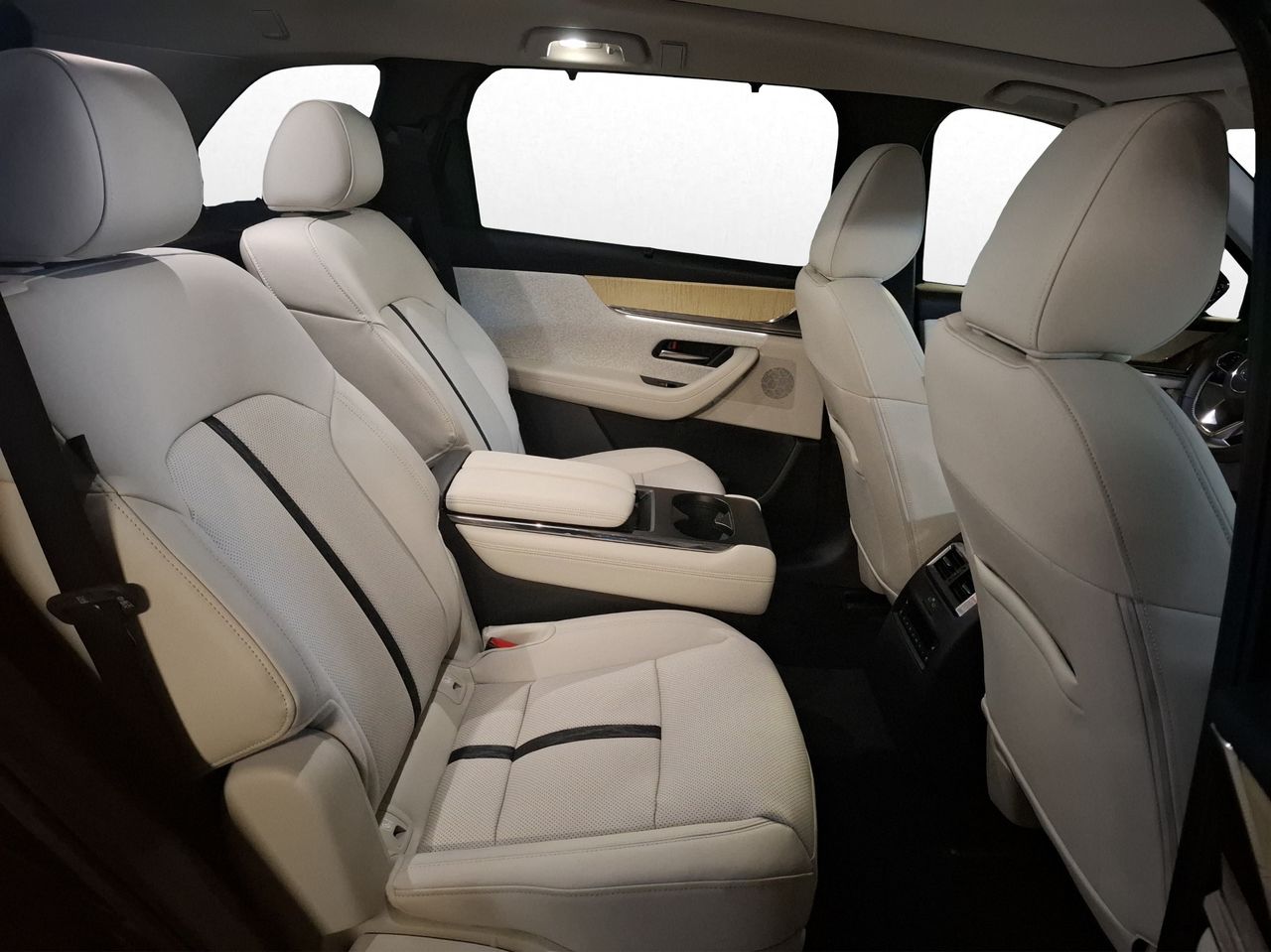 Foto Mazda CX-80 16