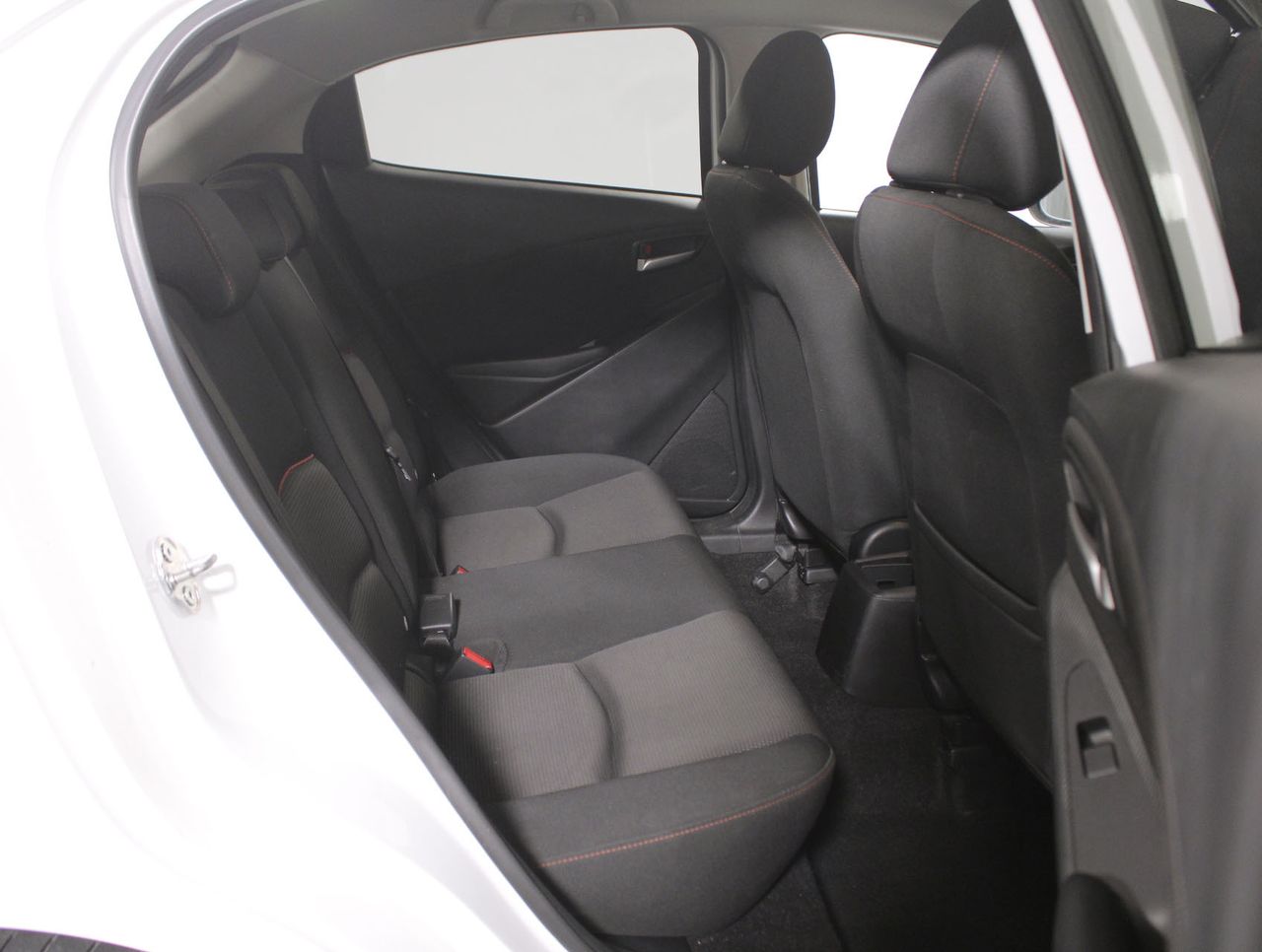 Foto Mazda Mazda2 6